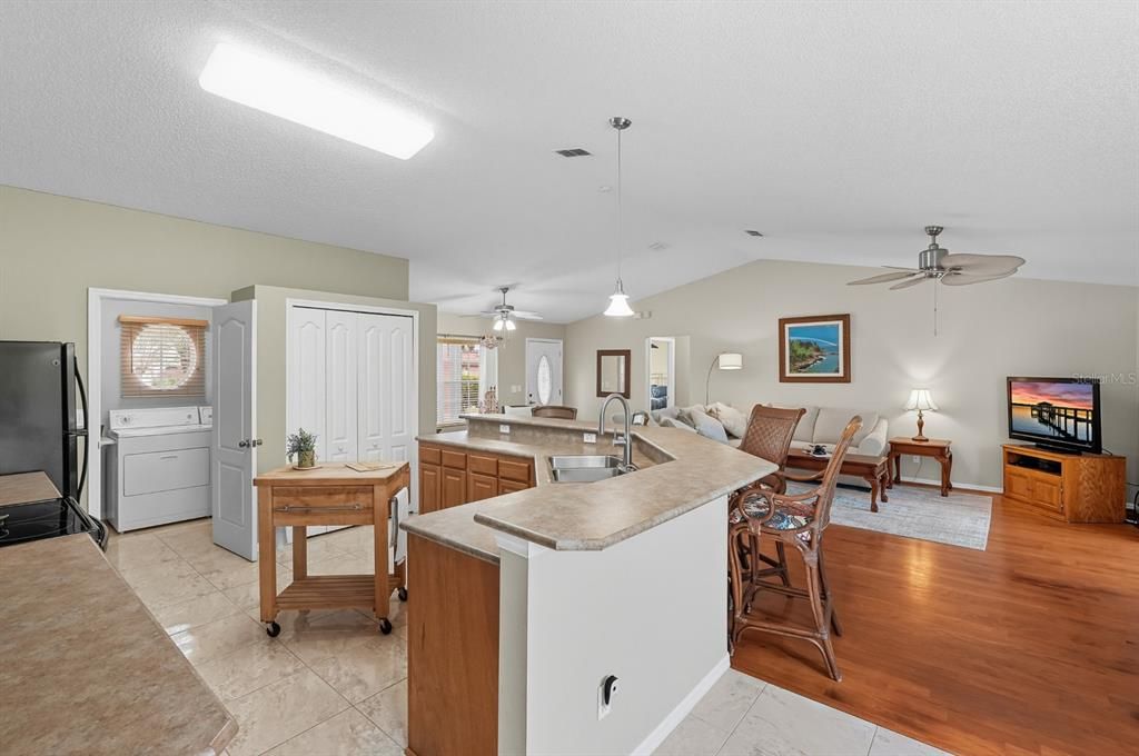 For Sale: $334,900 (3 beds, 2 baths, 1738 Square Feet)