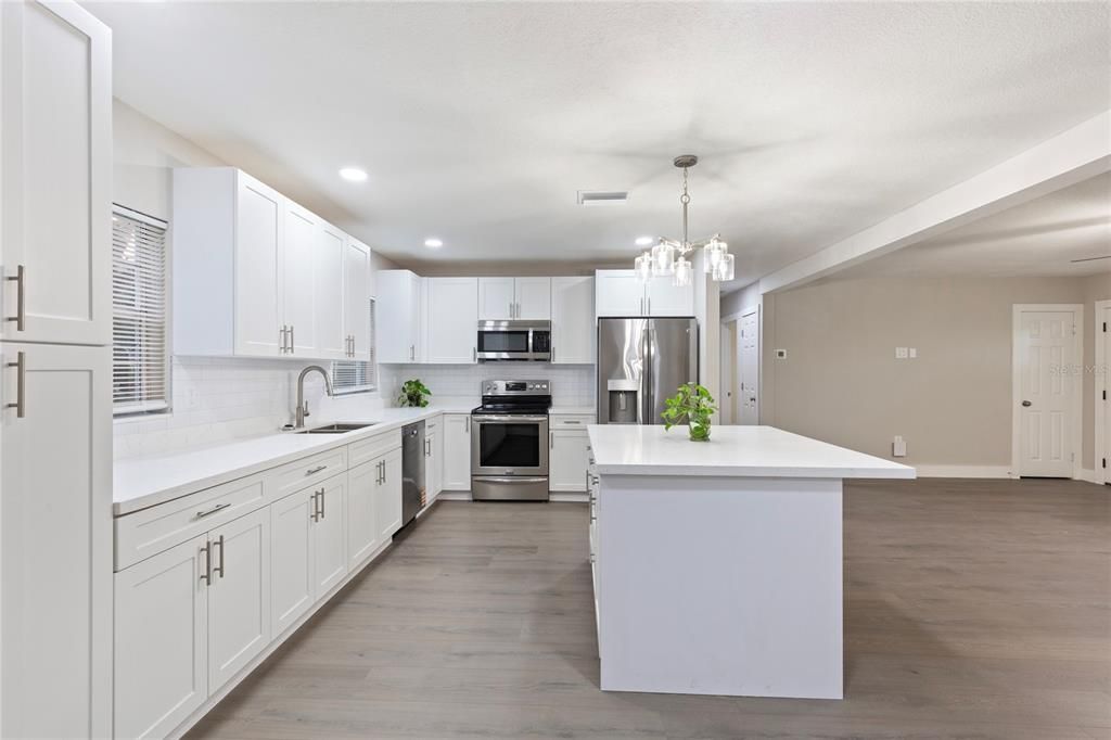 На продажу: $524,900 (4 спален, 2 ванн, 1588 Квадратных фут)