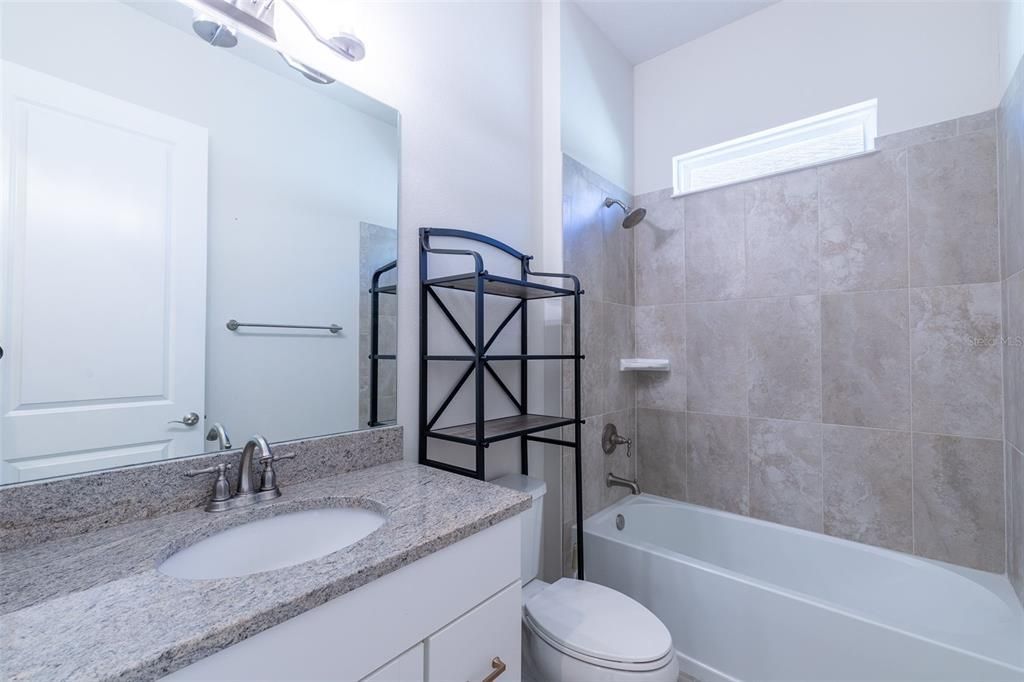 En Venta: $575,000 (4 camas, 3 baños, 2542 Pies cuadrados)