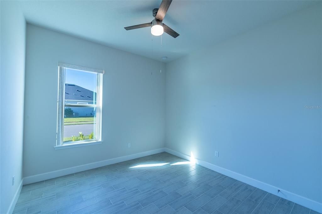 En Venta: $575,000 (4 camas, 3 baños, 2542 Pies cuadrados)