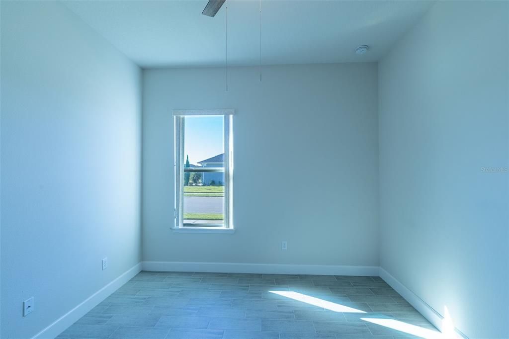 En Venta: $575,000 (4 camas, 3 baños, 2542 Pies cuadrados)