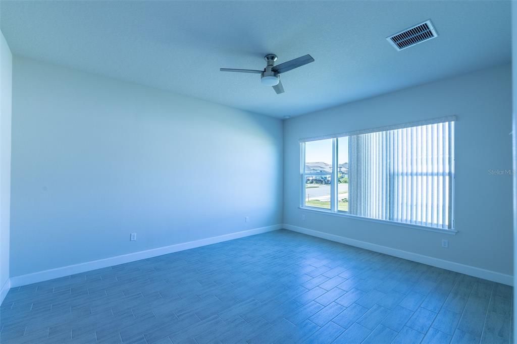 En Venta: $575,000 (4 camas, 3 baños, 2542 Pies cuadrados)