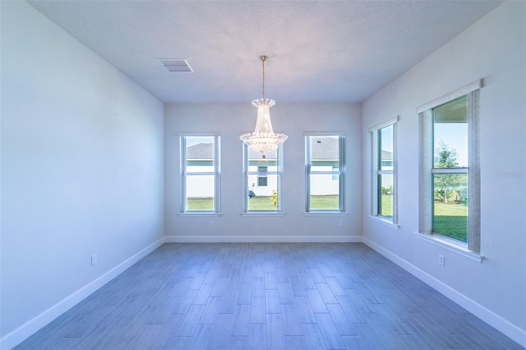 En Venta: $575,000 (4 camas, 3 baños, 2542 Pies cuadrados)