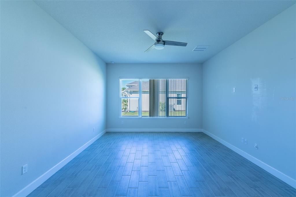 En Venta: $575,000 (4 camas, 3 baños, 2542 Pies cuadrados)