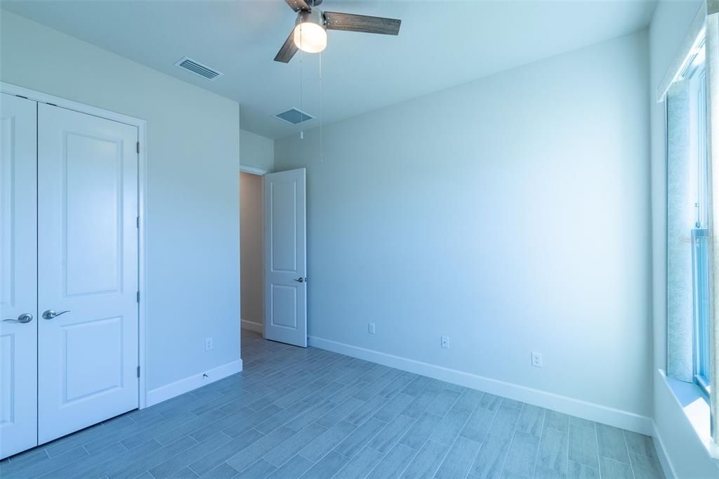 En Venta: $575,000 (4 camas, 3 baños, 2542 Pies cuadrados)