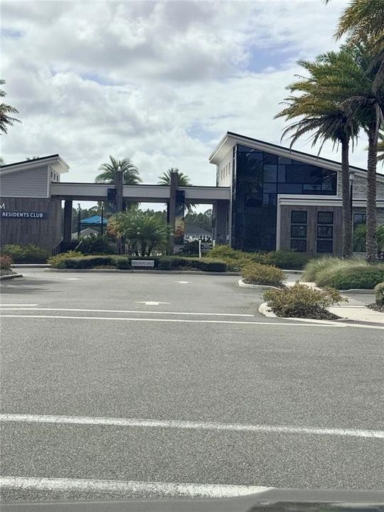 En Venta: $575,000 (4 camas, 3 baños, 2542 Pies cuadrados)