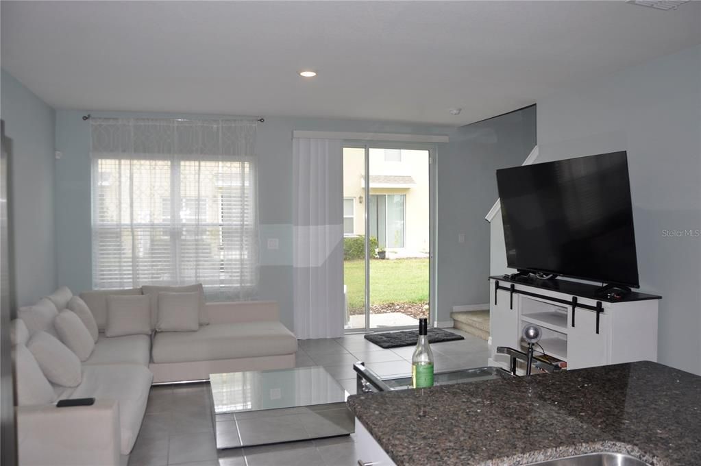 For Rent: $2,400 (2 beds, 2 baths, 1624 Square Feet)