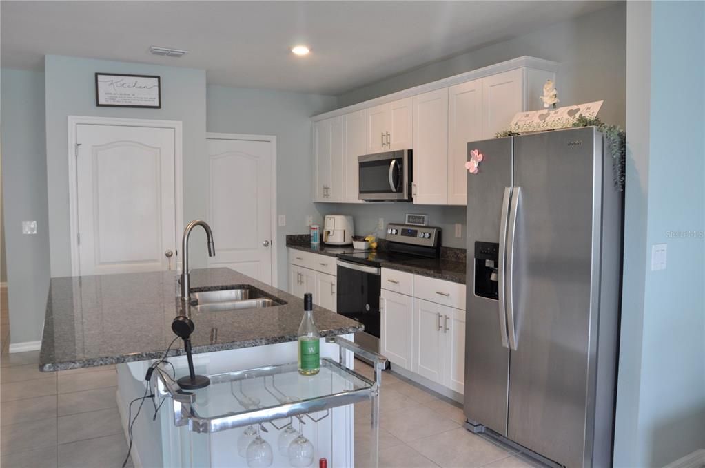 For Rent: $2,400 (2 beds, 2 baths, 1624 Square Feet)