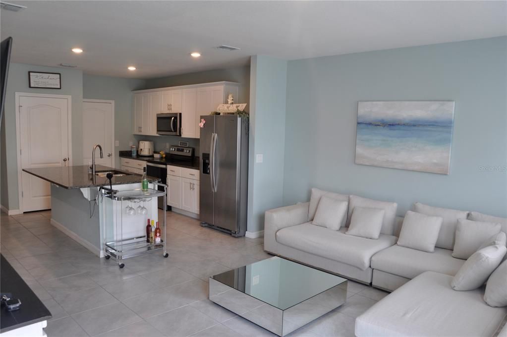 For Rent: $2,400 (2 beds, 2 baths, 1624 Square Feet)