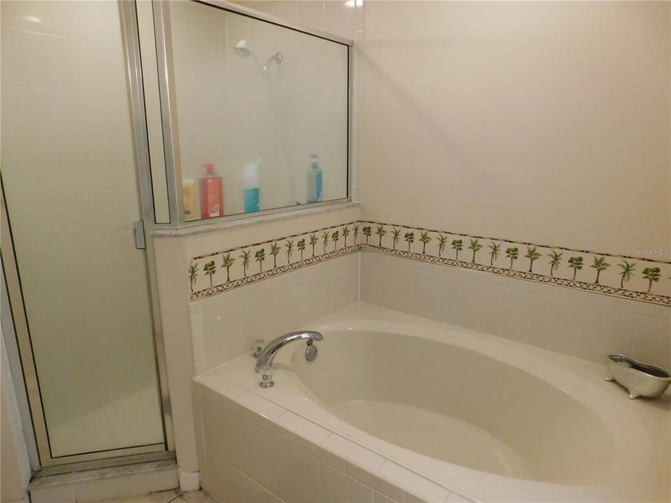 For Sale: $229,000 (3 beds, 2 baths, 1829 Square Feet)