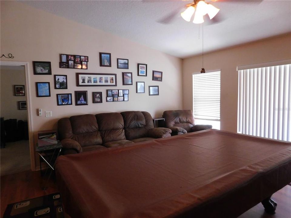 For Sale: $229,000 (3 beds, 2 baths, 1829 Square Feet)