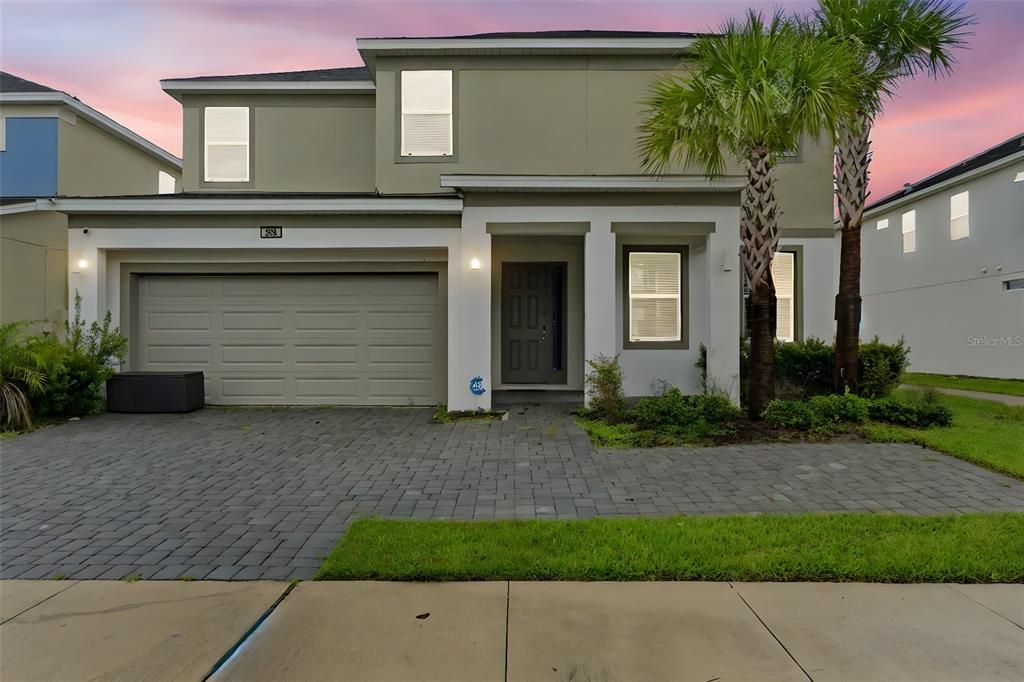 Active With Contract: $625,000 (6 beds, 4 baths, 2872 Square Feet)