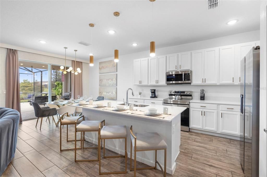 Active With Contract: $625,000 (6 beds, 4 baths, 2872 Square Feet)