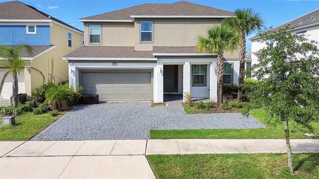 Active With Contract: $625,000 (6 beds, 4 baths, 2872 Square Feet)