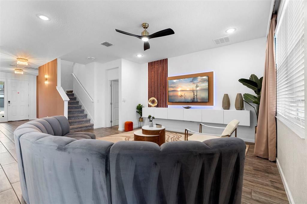 Active With Contract: $625,000 (6 beds, 4 baths, 2872 Square Feet)