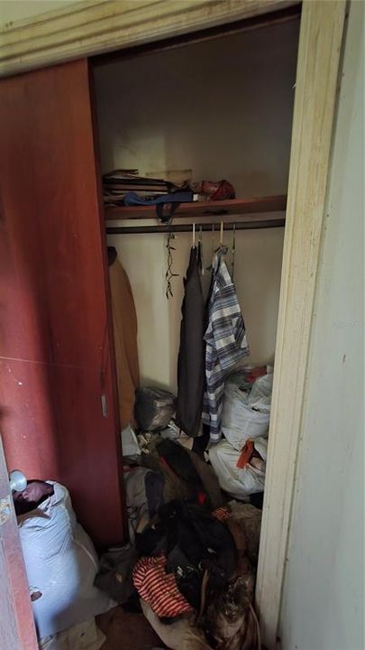 待售: $249,000 (2 贝兹, 2 浴室, 2098 平方英尺)