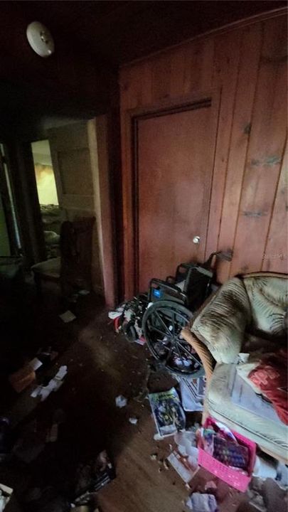 待售: $249,000 (2 贝兹, 2 浴室, 2098 平方英尺)