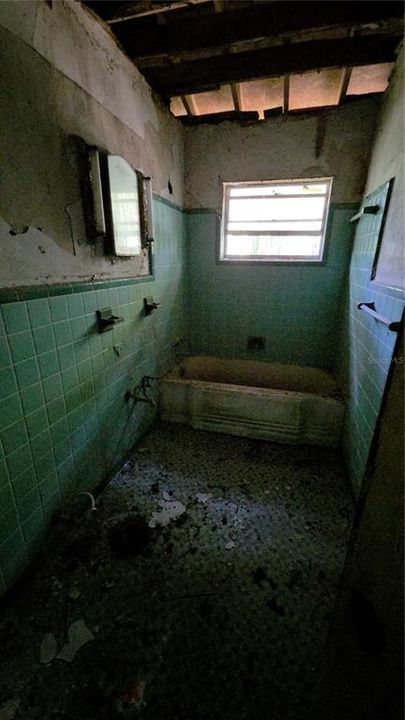 待售: $249,000 (2 贝兹, 2 浴室, 2098 平方英尺)