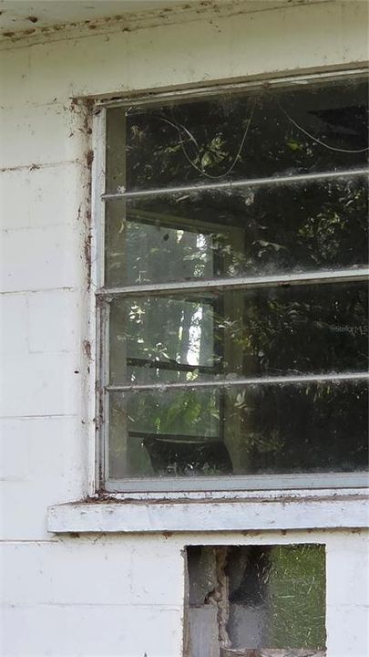 待售: $249,000 (2 贝兹, 2 浴室, 2098 平方英尺)