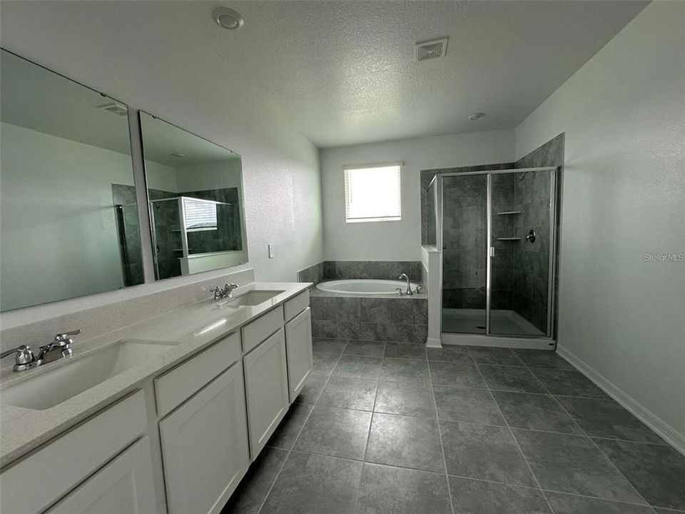 Active With Contract: $2,200 (3 beds, 2 baths, 1988 Square Feet)