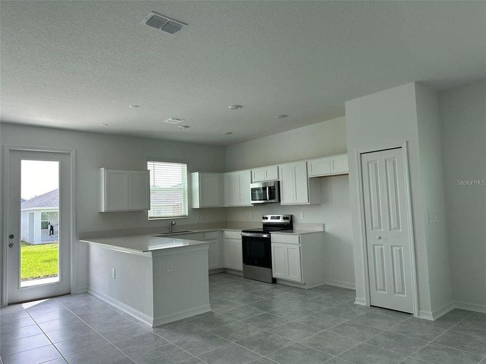 Active With Contract: $2,200 (3 beds, 2 baths, 1988 Square Feet)