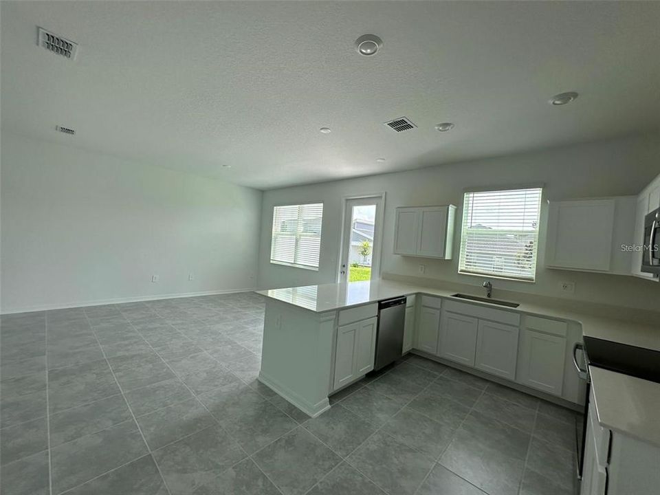 Active With Contract: $2,200 (3 beds, 2 baths, 1988 Square Feet)