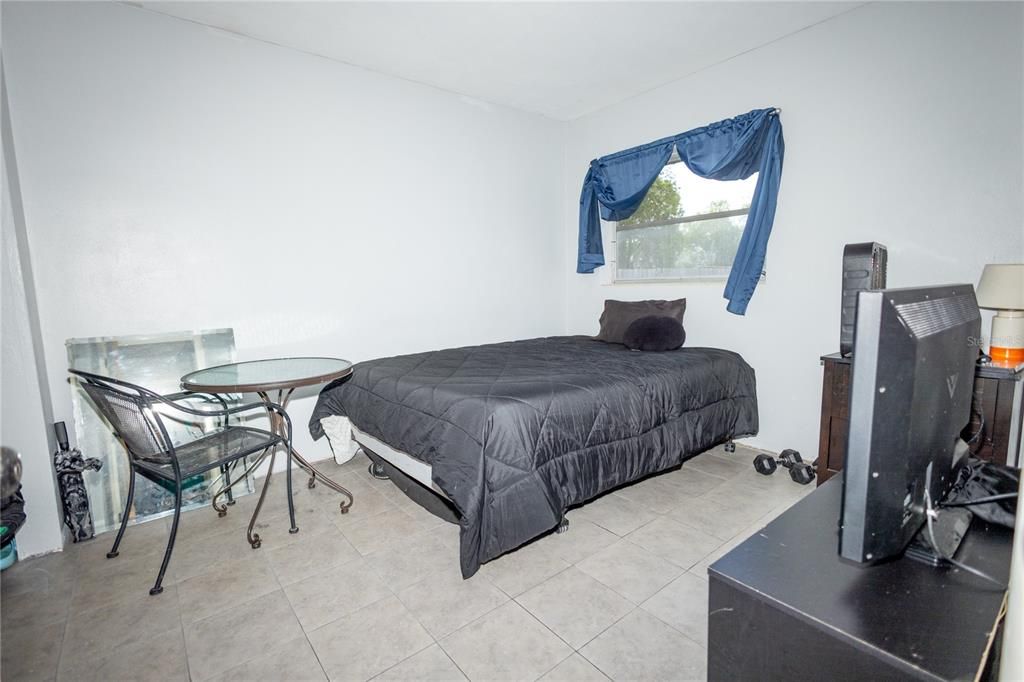 На продажу: $349,000 (5 спален, 0 ванн, 2104 Квадратных фут)