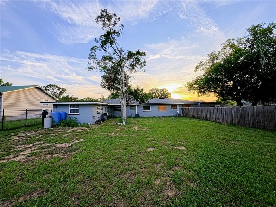 На продажу: $349,000 (5 спален, 0 ванн, 2104 Квадратных фут)