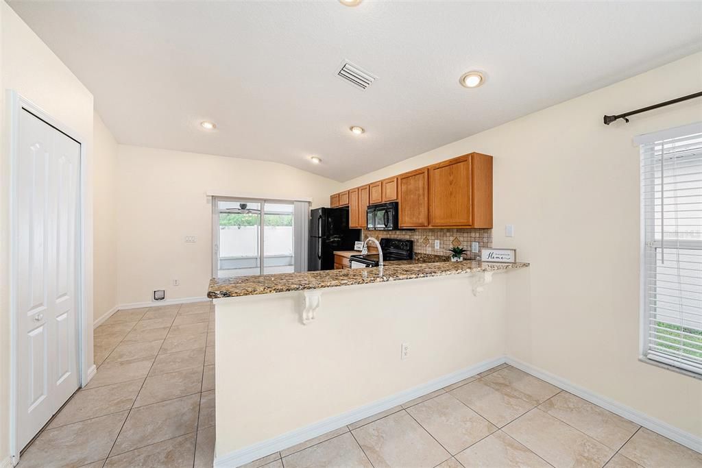 For Rent: $2,100 (3 beds, 2 baths, 1338 Square Feet)