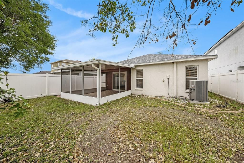 For Rent: $2,100 (3 beds, 2 baths, 1338 Square Feet)