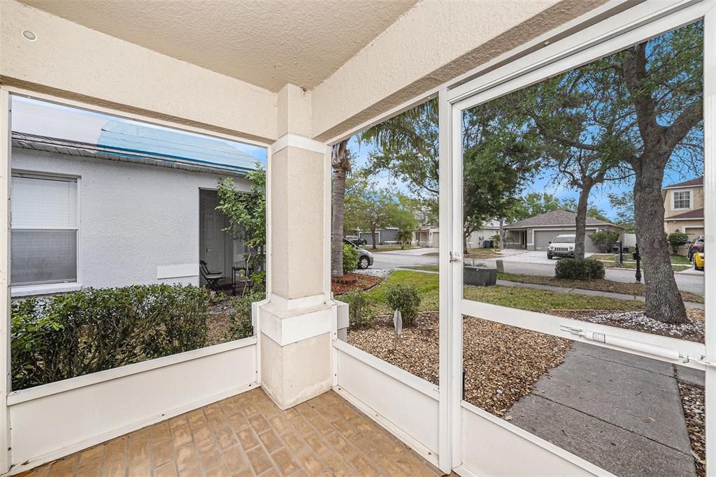 For Rent: $2,100 (3 beds, 2 baths, 1338 Square Feet)