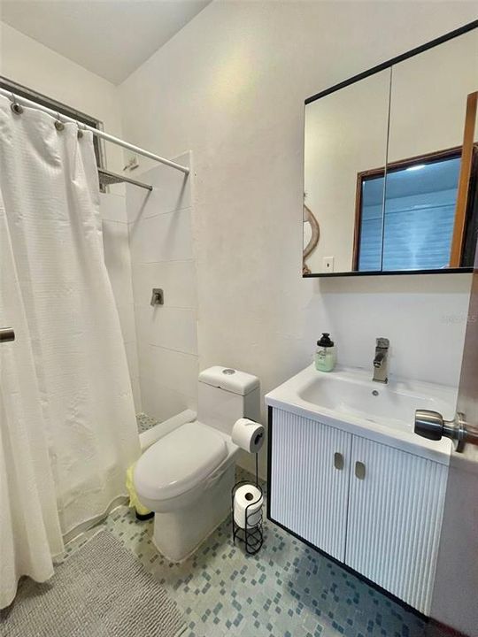 Под контрактом: $285,000 (3 спален, 2 ванн, 1251 Квадратных фут)