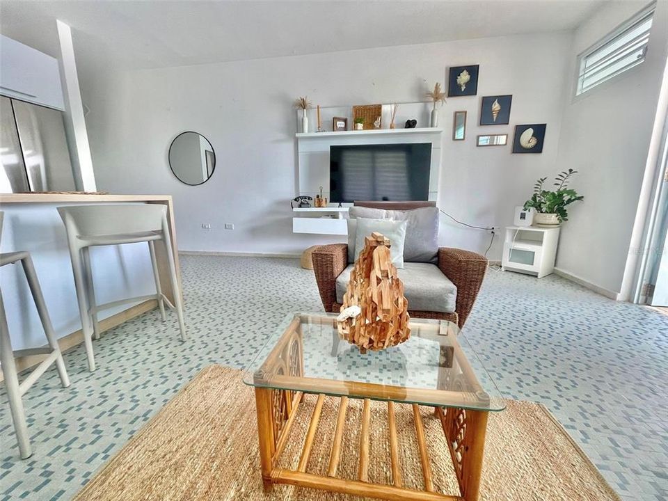 Под контрактом: $285,000 (3 спален, 2 ванн, 1251 Квадратных фут)