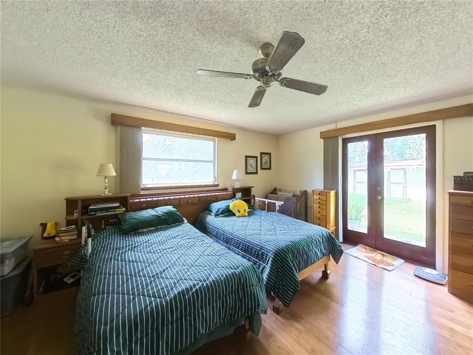 Activo con contrato: $579,000 (4 camas, 3 baños, 2414 Pies cuadrados)