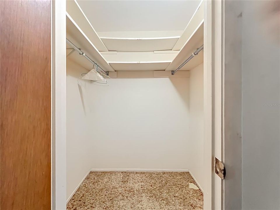 Activo con contrato: $579,000 (4 camas, 3 baños, 2414 Pies cuadrados)