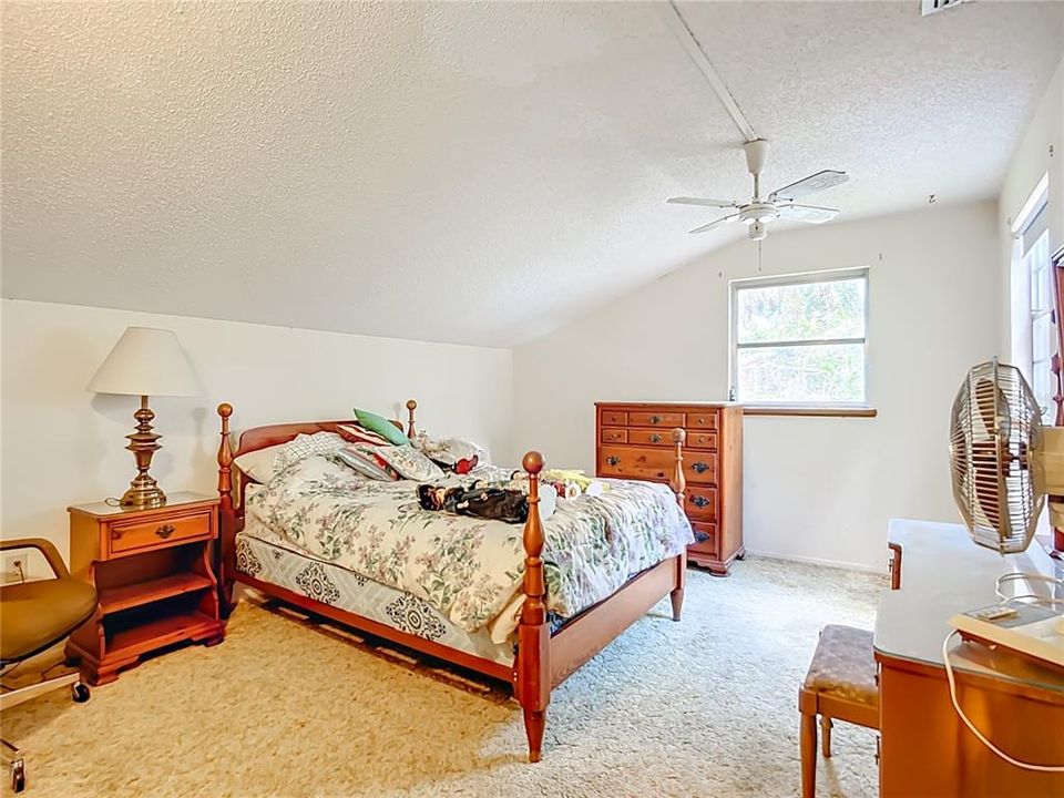 Activo con contrato: $579,000 (4 camas, 3 baños, 2414 Pies cuadrados)