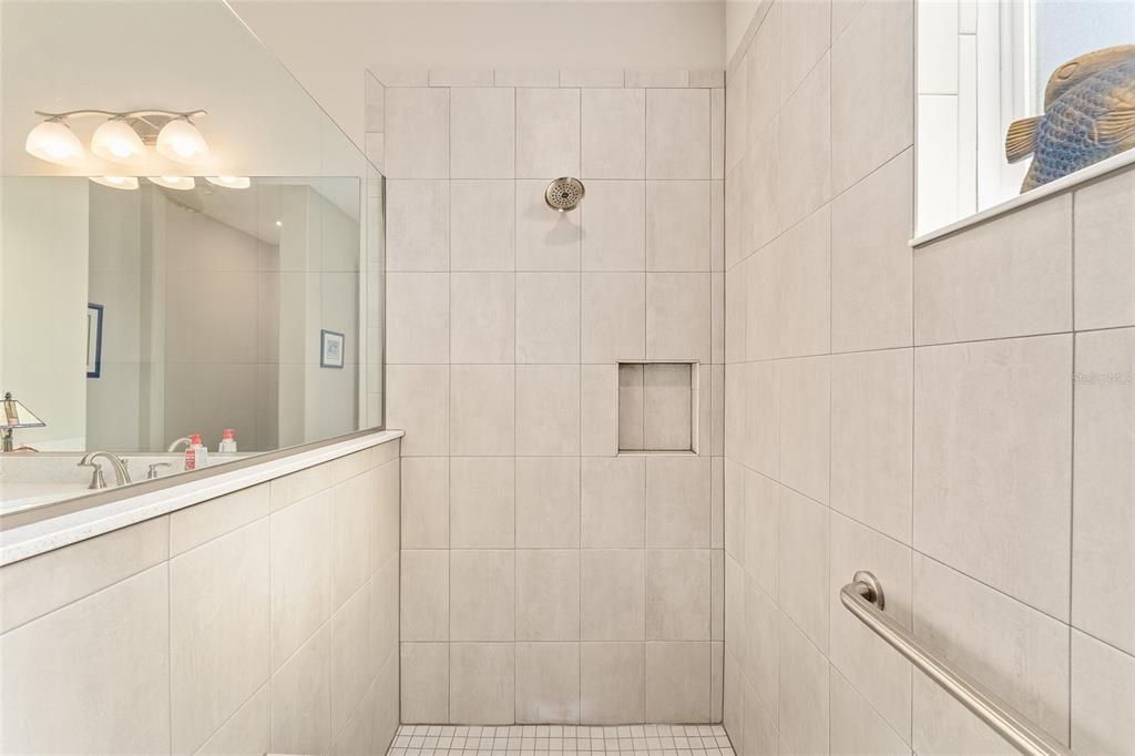 На продажу: $599,999 (3 спален, 3 ванн, 2893 Квадратных фут)