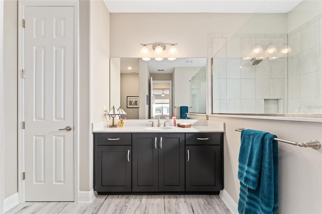 На продажу: $599,999 (3 спален, 3 ванн, 2893 Квадратных фут)