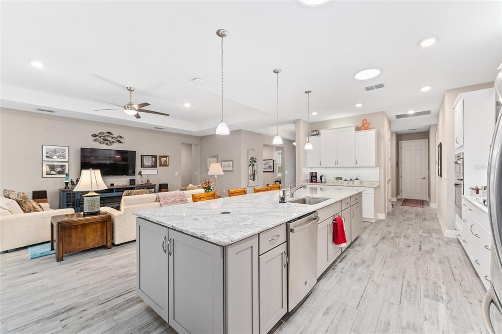 На продажу: $599,999 (3 спален, 3 ванн, 2893 Квадратных фут)