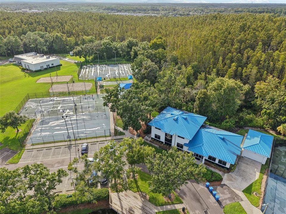 合同活跃: $485,000 (4 贝兹, 3 浴室, 2428 平方英尺)