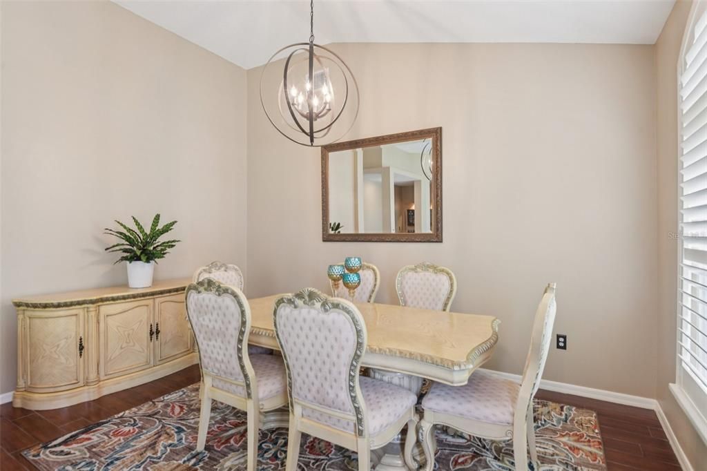 合同活跃: $485,000 (4 贝兹, 3 浴室, 2428 平方英尺)