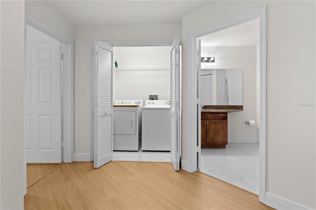 Active With Contract: $2,650 (2 beds, 2 baths, 1274 Square Feet)