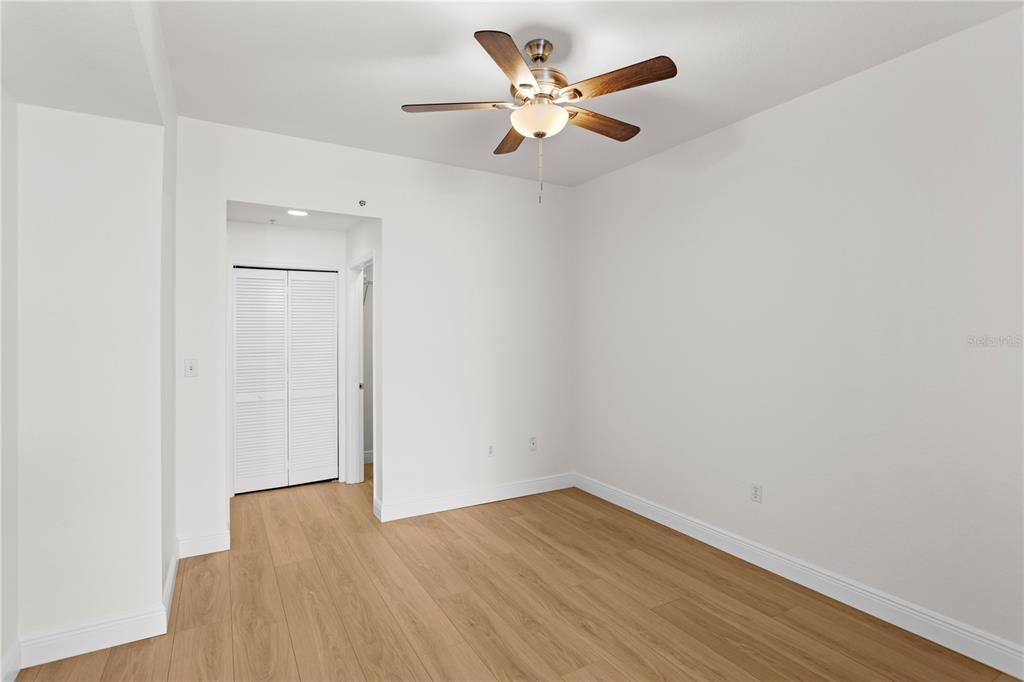 Active With Contract: $2,650 (2 beds, 2 baths, 1274 Square Feet)