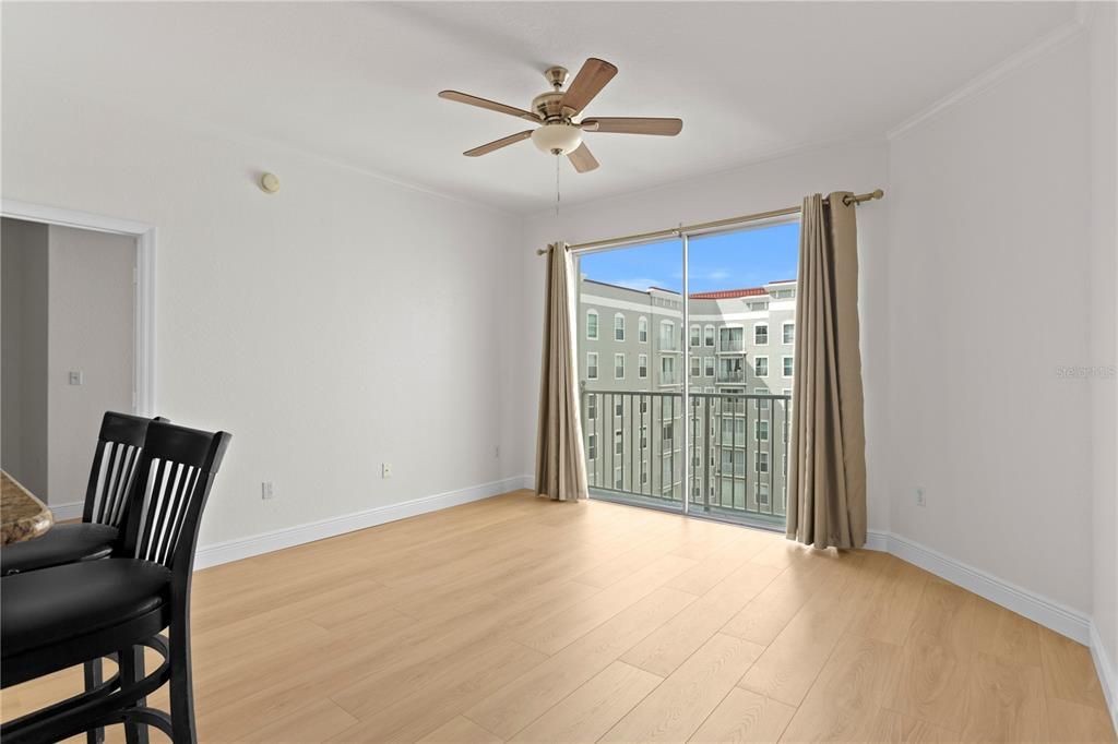 Active With Contract: $2,650 (2 beds, 2 baths, 1274 Square Feet)