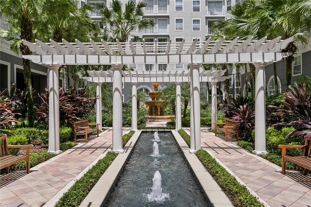 Active With Contract: $2,650 (2 beds, 2 baths, 1274 Square Feet)