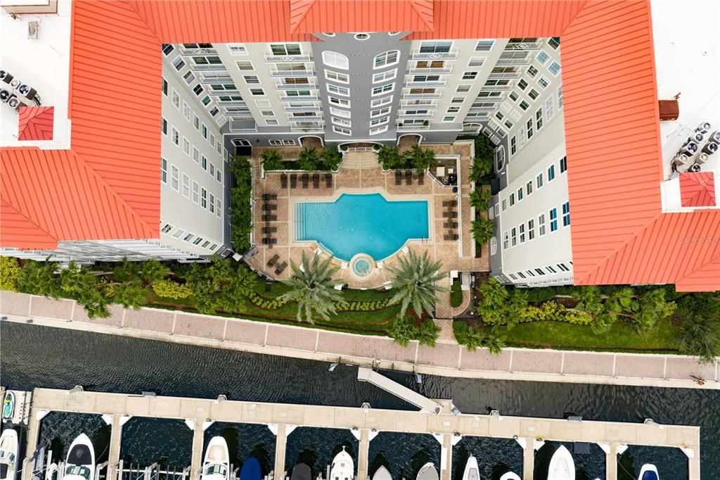 Active With Contract: $2,650 (2 beds, 2 baths, 1274 Square Feet)