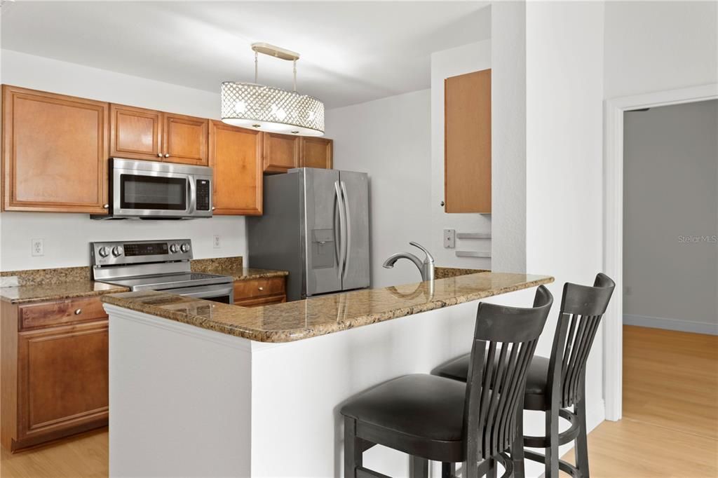 Active With Contract: $2,650 (2 beds, 2 baths, 1274 Square Feet)