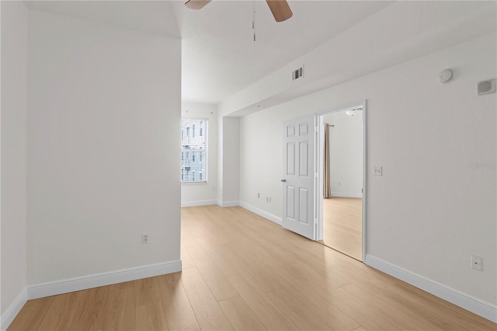 Active With Contract: $2,650 (2 beds, 2 baths, 1274 Square Feet)