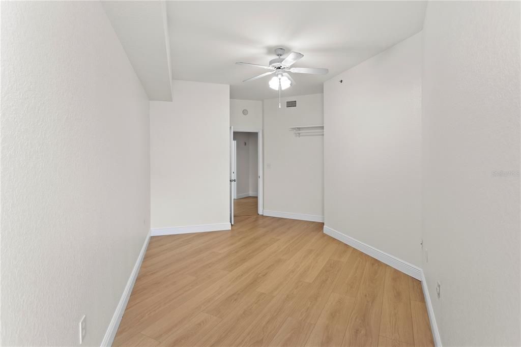 Active With Contract: $2,650 (2 beds, 2 baths, 1274 Square Feet)