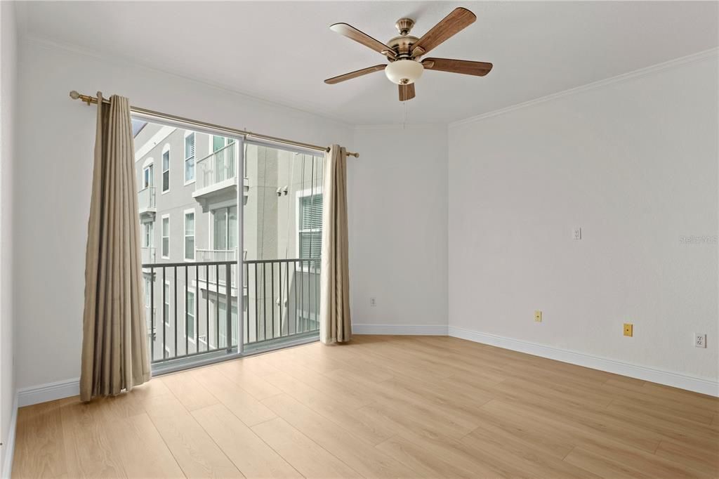 Active With Contract: $2,650 (2 beds, 2 baths, 1274 Square Feet)